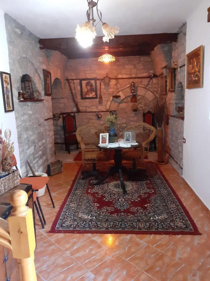 Karafil Guesthouse Αργυρόκαστρο Εξωτερικό φωτογραφία